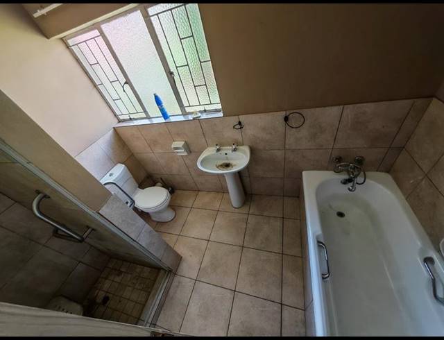 4 BEDROOM HOUSE FOR SALE IN VANDERBIJLPARK SE 6
